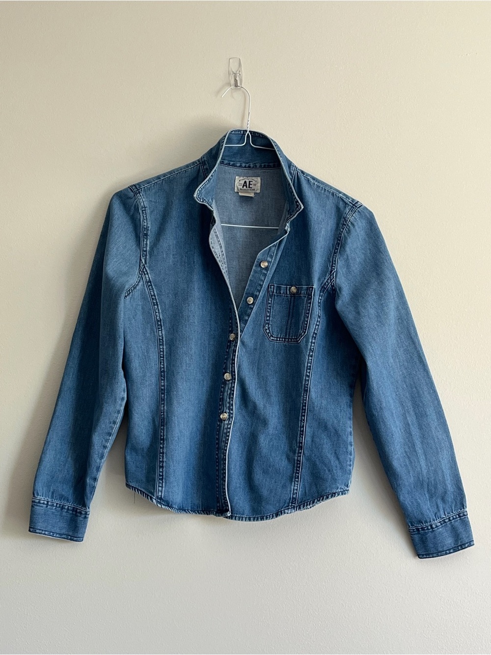American Eagle Outfitters Women's Light Blue Denim Button Up